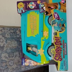 The mystery  machine   scooby-doo
